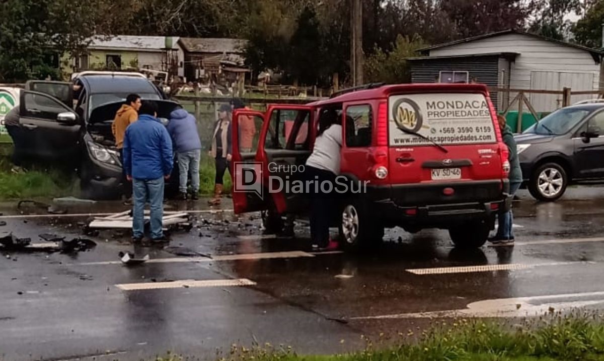 Accidente en acceso norte a Valdivia deja cinco lesionados