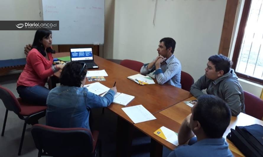 Sercotec impartió charla informativa sobre Almaceneros Chile en Lanco y Los Lagos