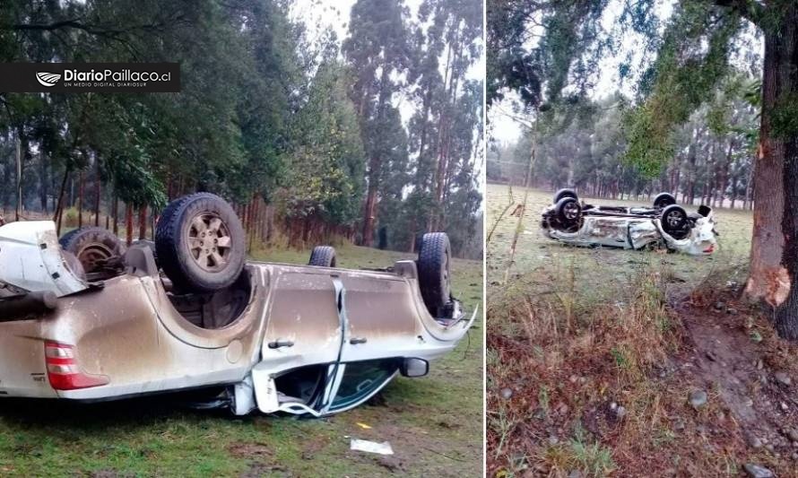 Camioneta amaneció volcada y sin ocupantes en ruta Paillaco-Itropulli