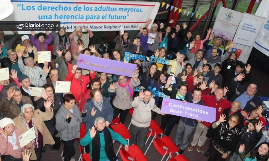 Adultos mayores reflexionaron acerca de sus derechos en jornada intergeneracional