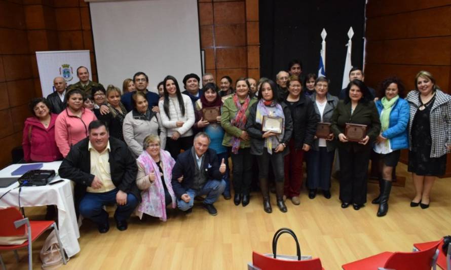 Rindieron homenaje a dirigentes de Lanco en el Día del Dirigente Social