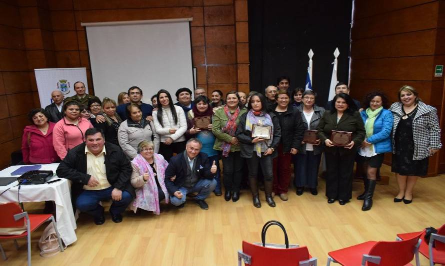 Rindieron homenaje a dirigentes de Lanco en el Día del Dirigente Social