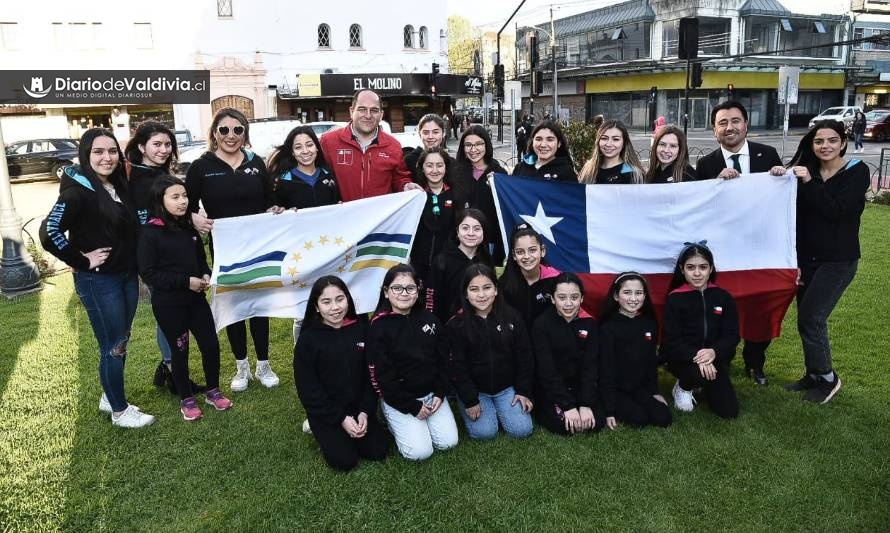 Academia de danza de Los Ríos participa en competencia internacional en Panamá