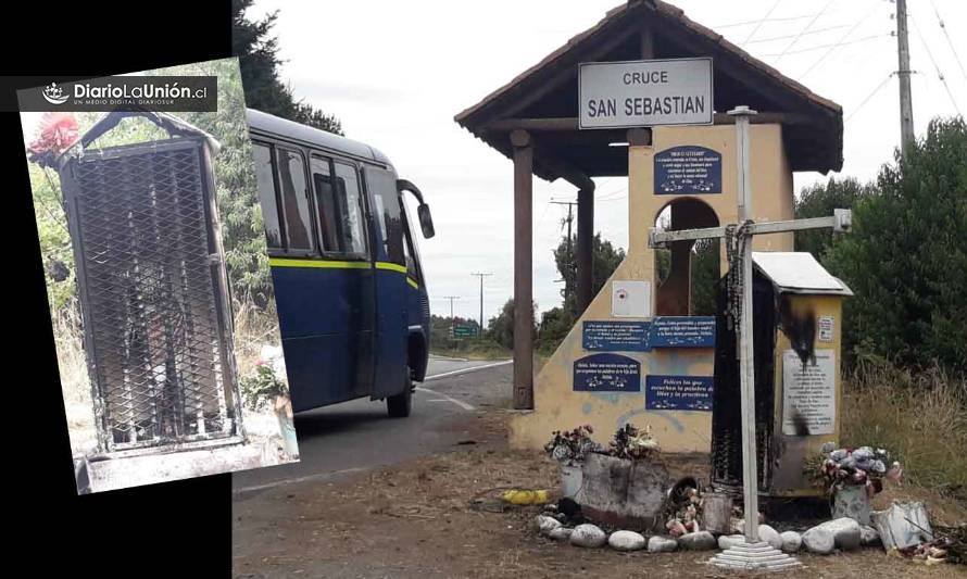 Desconocidos incendiaron altar de San Sebastián en concurrido cruce de La Unión