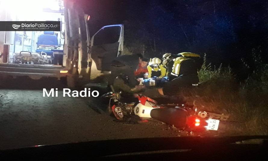 Motociclista sufrió accidente y fue trasladado a hospital de Paillaco
