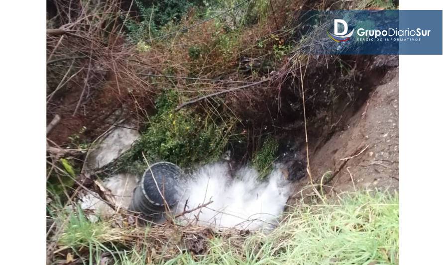 Precaución por socavón frente a planta Prolesur