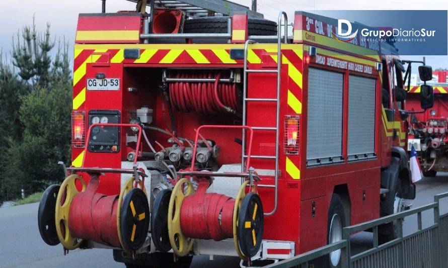 Familia perdió su hogar tras incendio en Calcurrupe, comuna de Lago Ranco