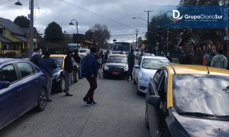 Municipio cede a la presión y abre diálogo tras colapso de calle Balmaceda