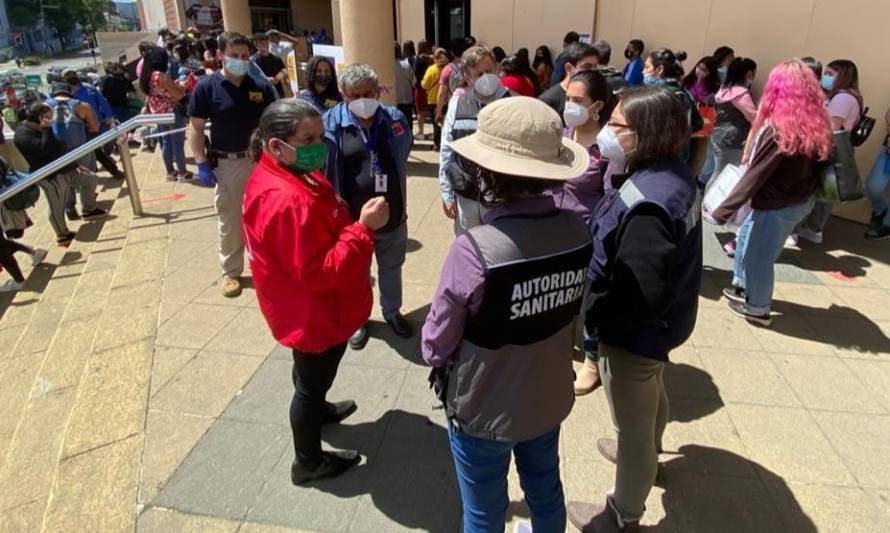 Prohíben funcionamiento en mall chino de Valdivia y cursan sumario sanitario en Falabella