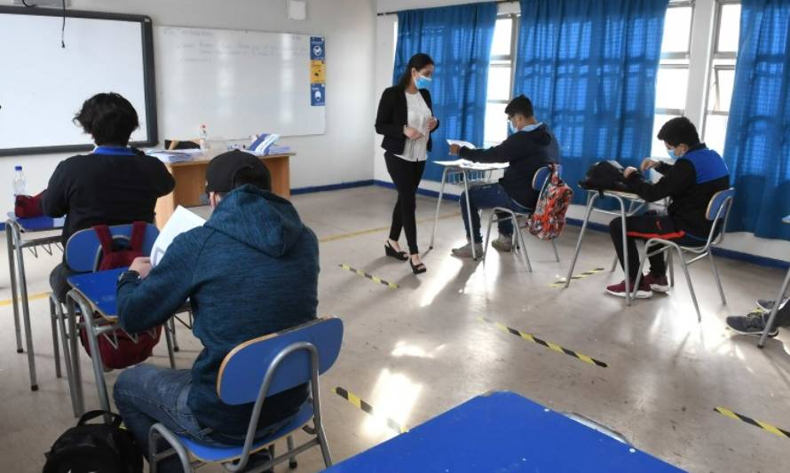 El 15% de los colegios que volvieron a clases presenciales tuvo casos de Covid