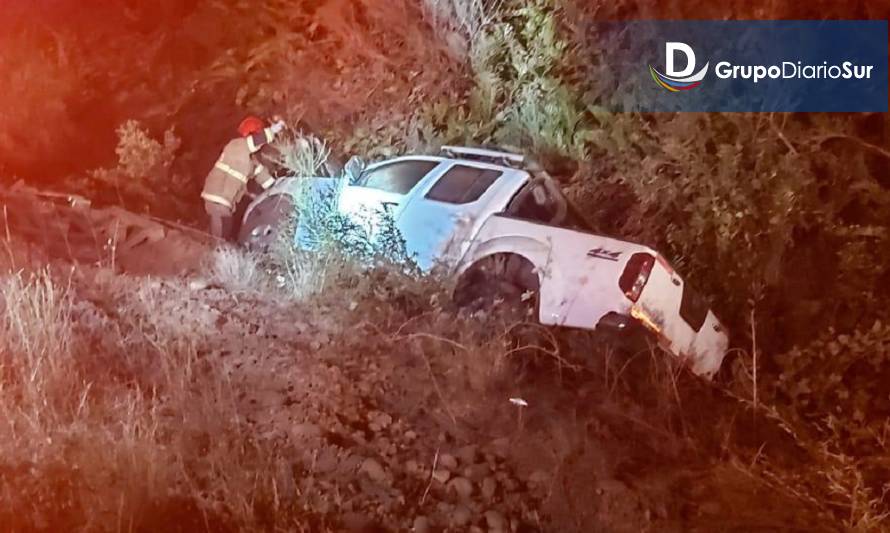 Los Lagos: Un lesionado al volcar una camioneta en la Ruta 5