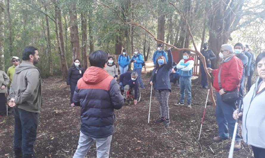 Agrupación de Ciegos de Lanco, Conaf y Municipio celebraron día mundial del Bastón Blanco