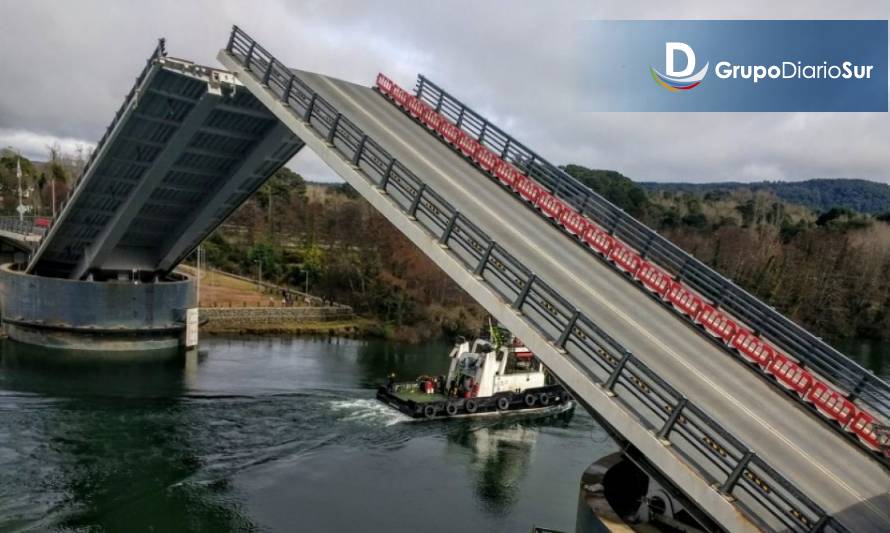 Ahora sí: 2 empresas postulan a dar una solución definitiva a sistema levadizo del puente Cau Cau 