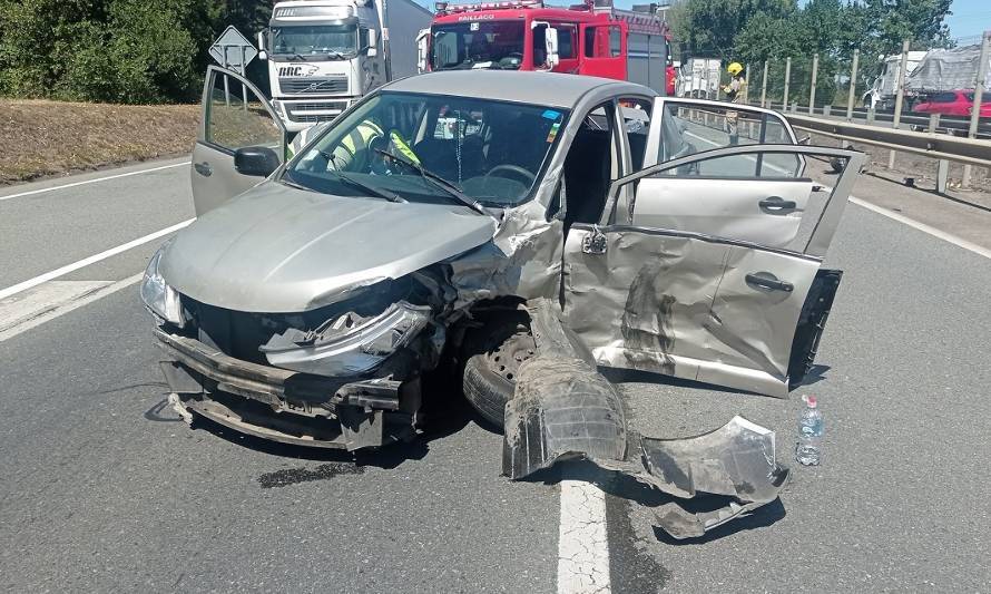 Una persona lesionada en colisión de camión y vehículo menor en Ruta 5 sur