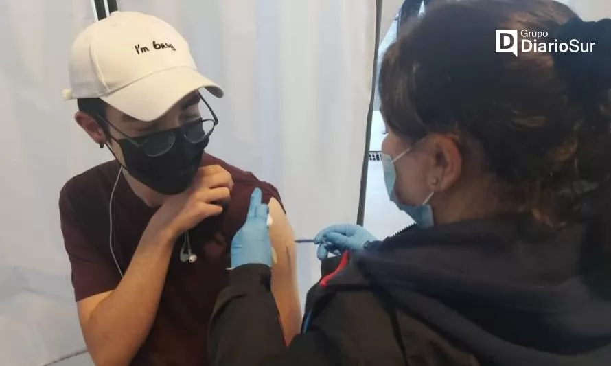 Continúa la campaña de vacunación covid-19 en Valdivia