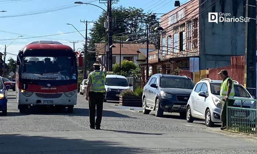 Microbusero fue detenido por nueva agresión en el centro de Futrono