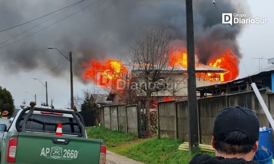 Vivienda fue totalmente destruida por incendio en comuna de Los Lagos