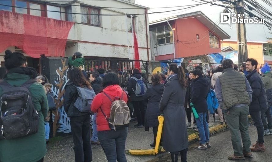 Denuncian ataque con excrementos a Casa de la Memoria y DDHH de Valdivia