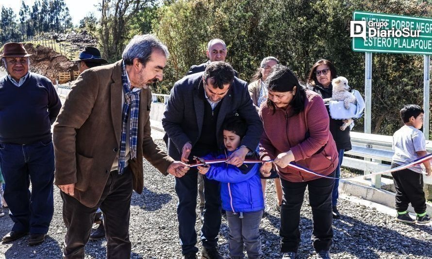 Inauguran dos puentes en la zona costera de Mariquina