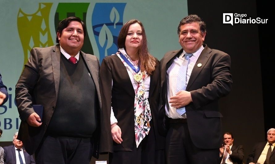 Gestora cultural de Panguipulli recibió medalla por su aporte al arte regional