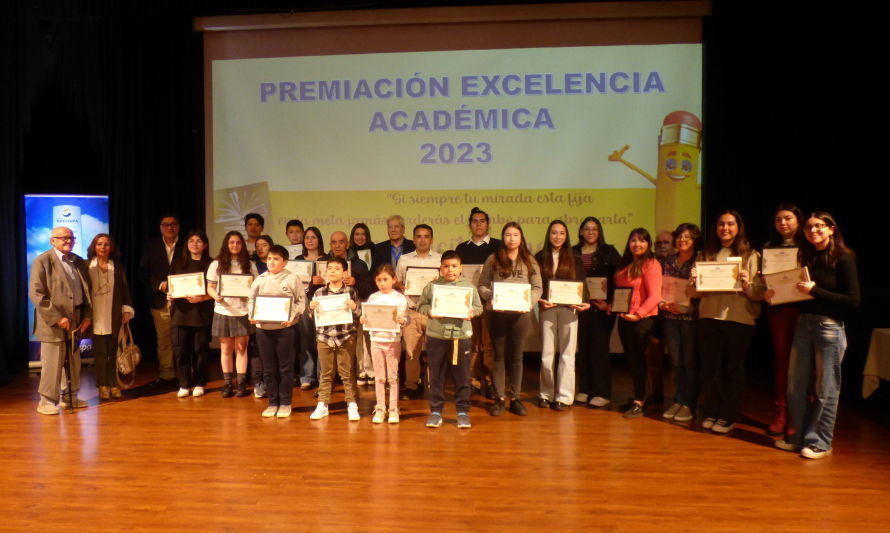 La ceremonia se realizó en el Auditorio Municipal de Paillaco. Créditos: Socoepa.