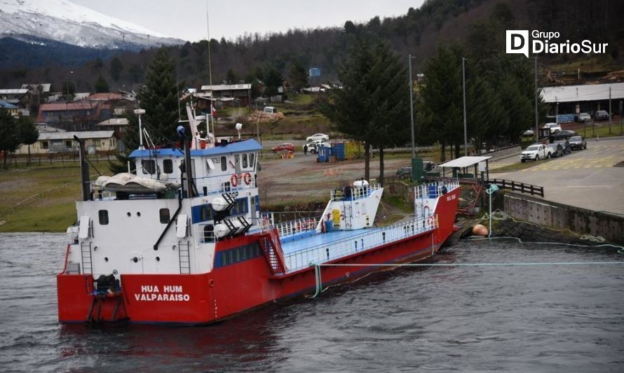 Barcaza Hua Hum retomó sus funciones en Puerto Fuy