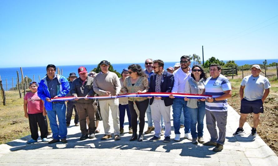 Corral: inauguran calle que beneficia a pescadores y sus familias en el sector de Huiro