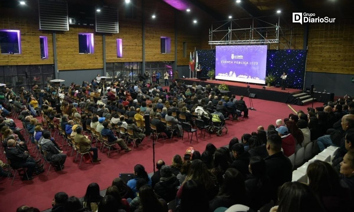 Cuenta pública municipal reunió a 800 personas en el Gimnasio Fiscal de La Unión