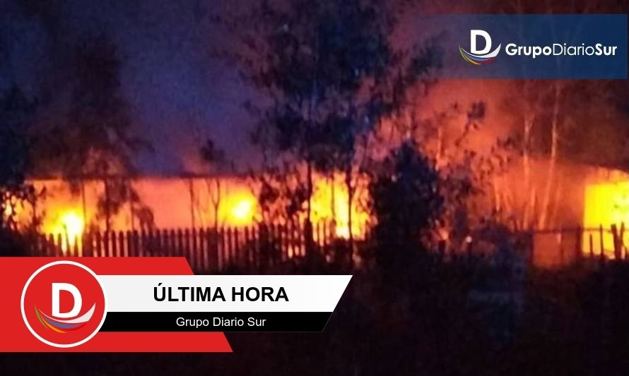 Incendio afecta a vivienda en sector Cayurruca de Río Bueno