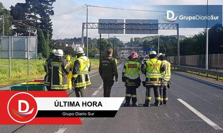 Bomberos trabajan por derrame de ácido clorhídrico en distintos puntos de la ruta 5 Sur