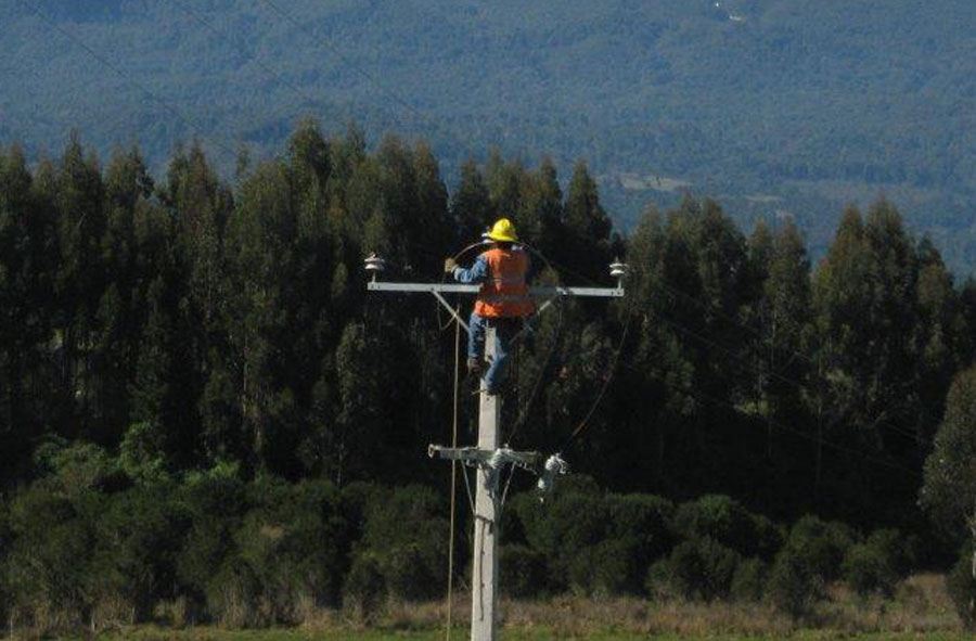 Confirman 9 damnificados y más de 5 mil clientes sin energía eléctrica en Los Ríos.